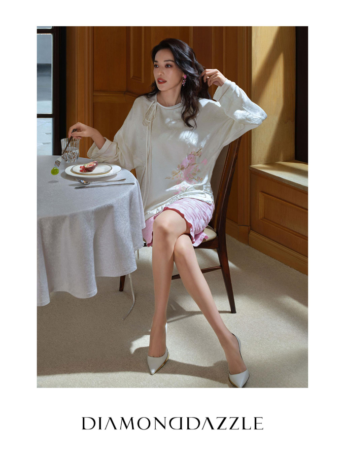 地素時(shí)尚集團(tuán)發(fā)布全新春季廣告大片 感觸春之韻律，浸潤(rùn)靈動(dòng)之美